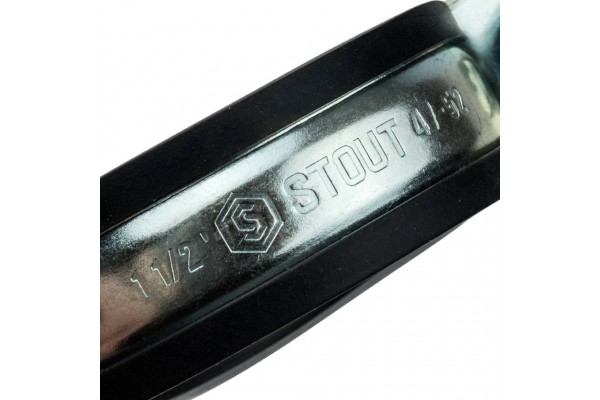 STOUT Хомут для труб, комплект: хомут+шпилька шуруп +дюбель пластиковый 1 1/2(47-52)